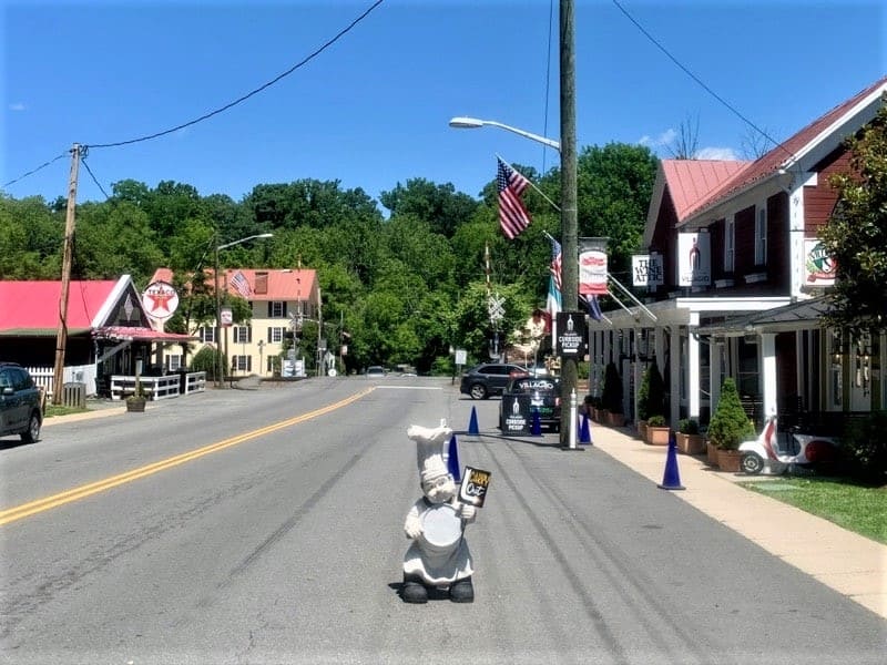 Small chef statue in the middle of main street in Floyd, VA.